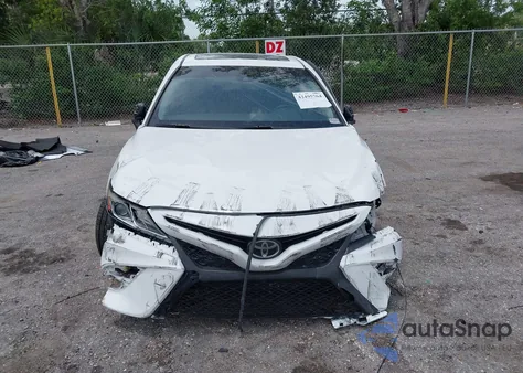2018 Toyota Camry Se z USA, uszkodzony, nr VIN 4T1B11HK4JU129267
